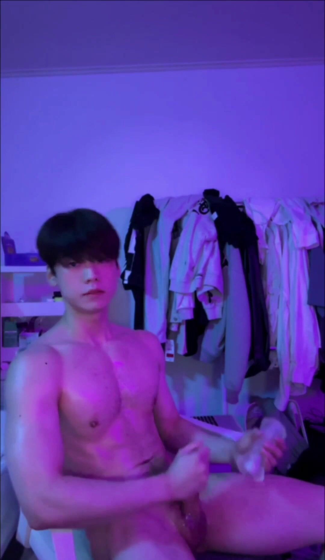 Korean influencer jerks off with toy