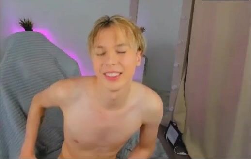 奇幻微笑摄像头纤细男骑肌肉爸爸无套