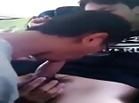 Adolescentes gays fazendo sexo oral no trem