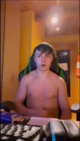 Fit 20-year-old gamer jerks off and cums
