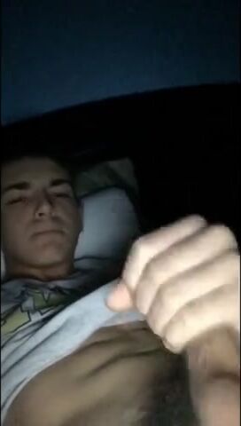 Fit stud loves cumming