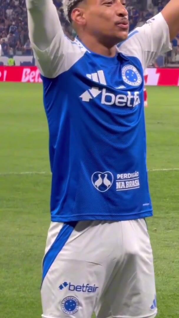 Footy lad gets boner after scoring and shows off to the fans