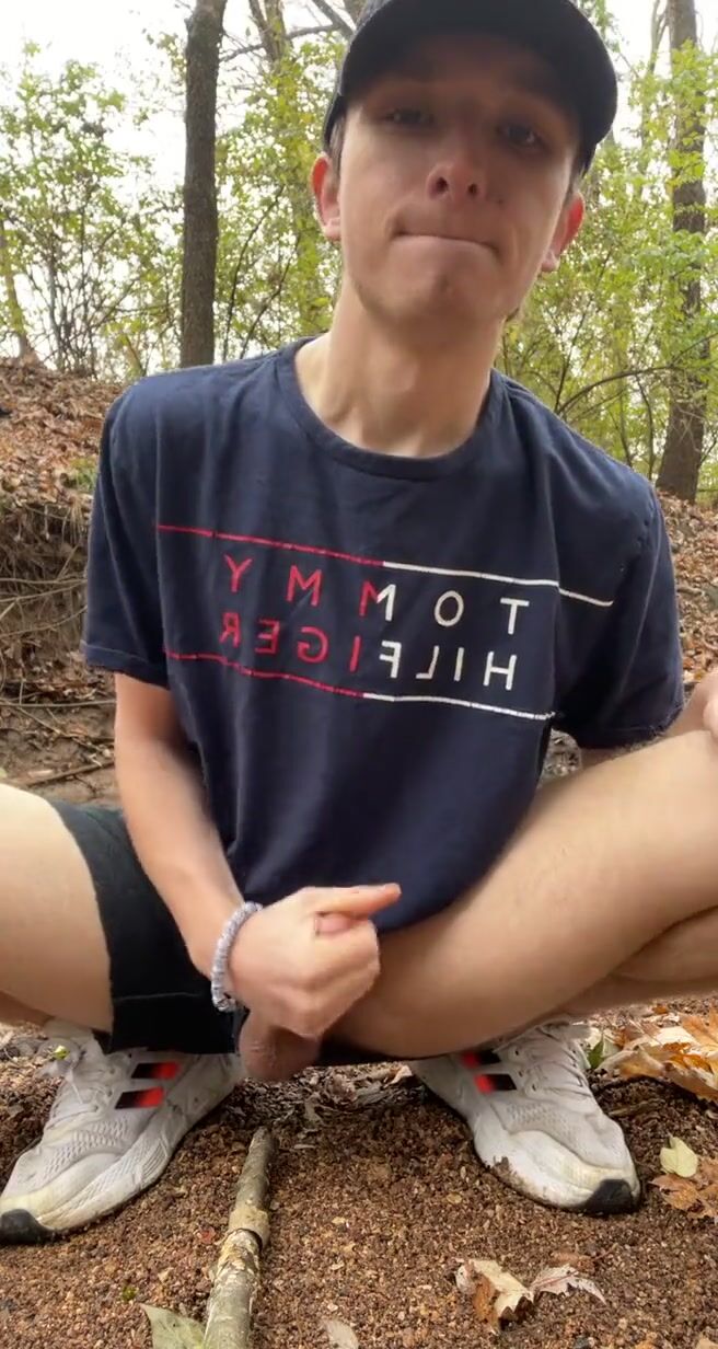 гей-подростки дрочат в лесу