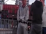 ゲイポルノ動画でスウェットパンツにノーパンの集団