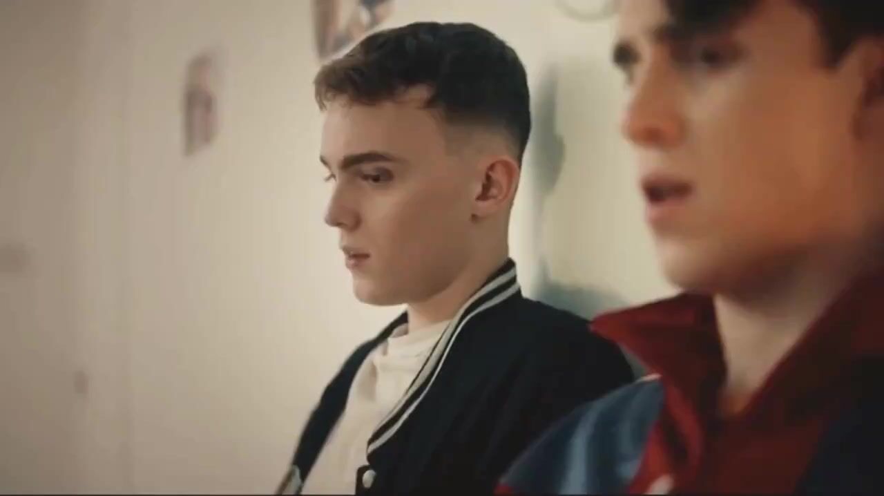 Twink friends bareback each other’s cock
