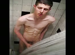 الاستمتاع في الحمام 2