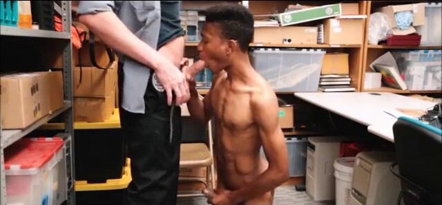 Ado noir se fait baiser sauvagement - vidéos porno gay