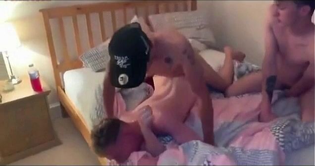 Bareback hotel fuck with friends