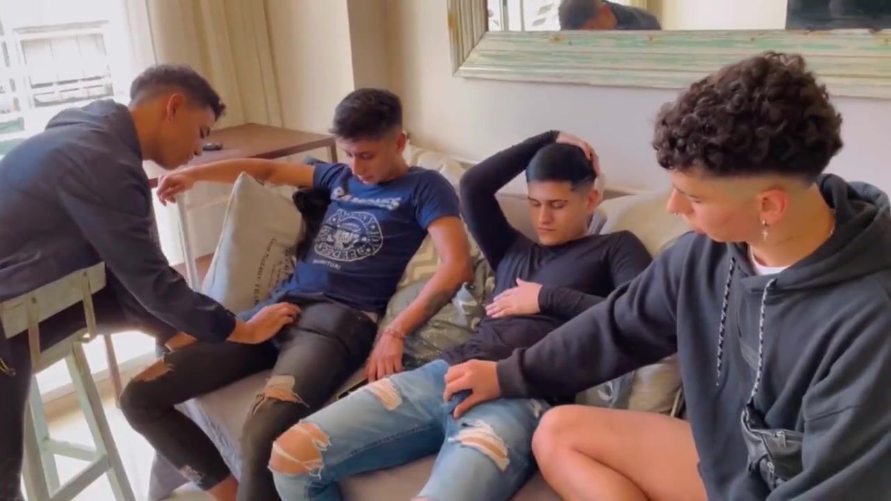 Baise des potes sauvagement