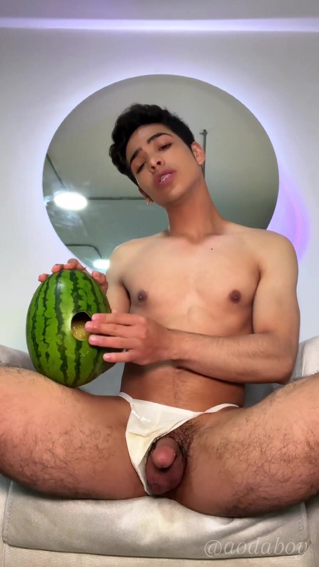 Wassermelonen-fotze-fick-cam-show