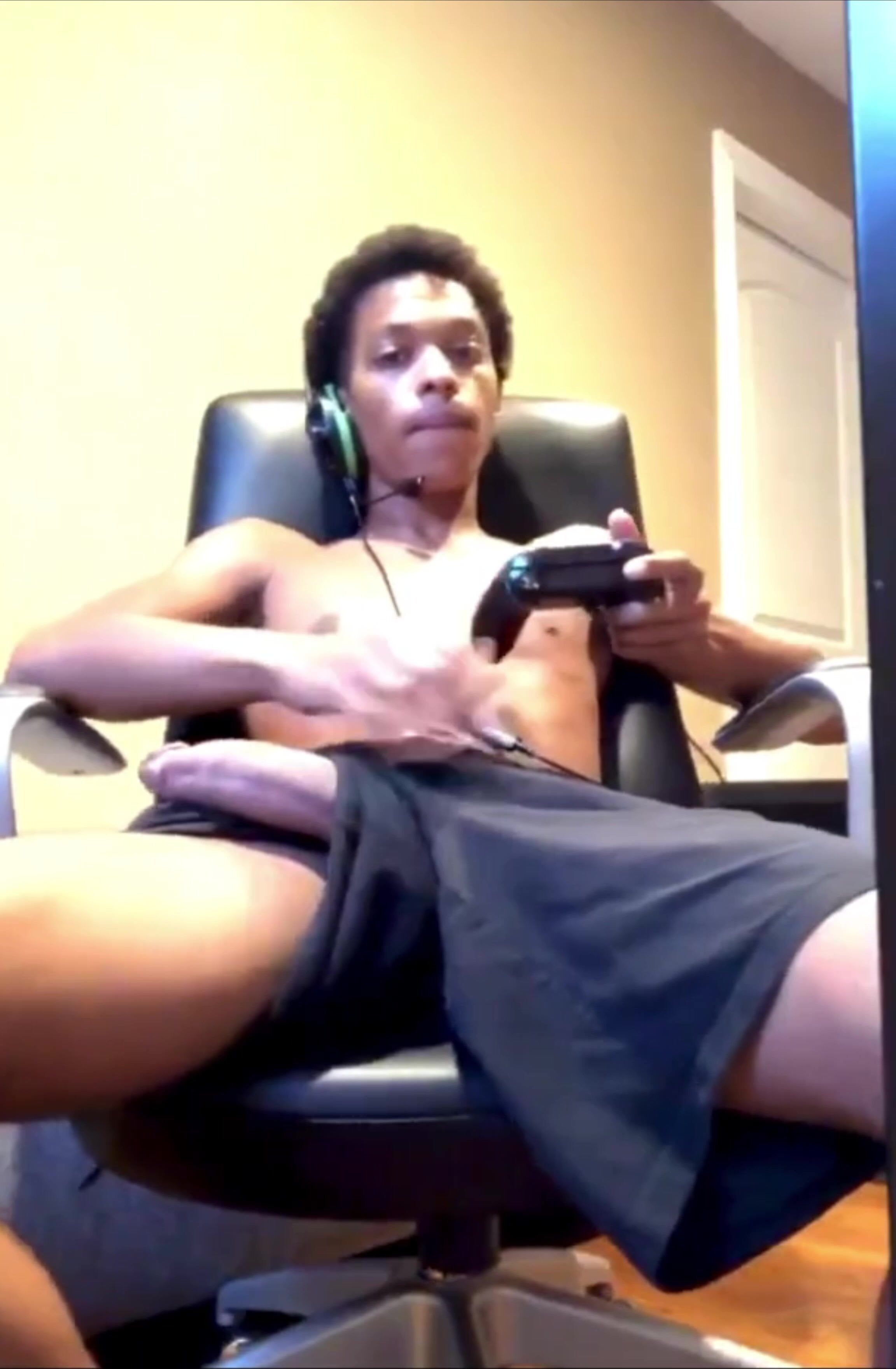 Lightskin gamer strokes hard joystick