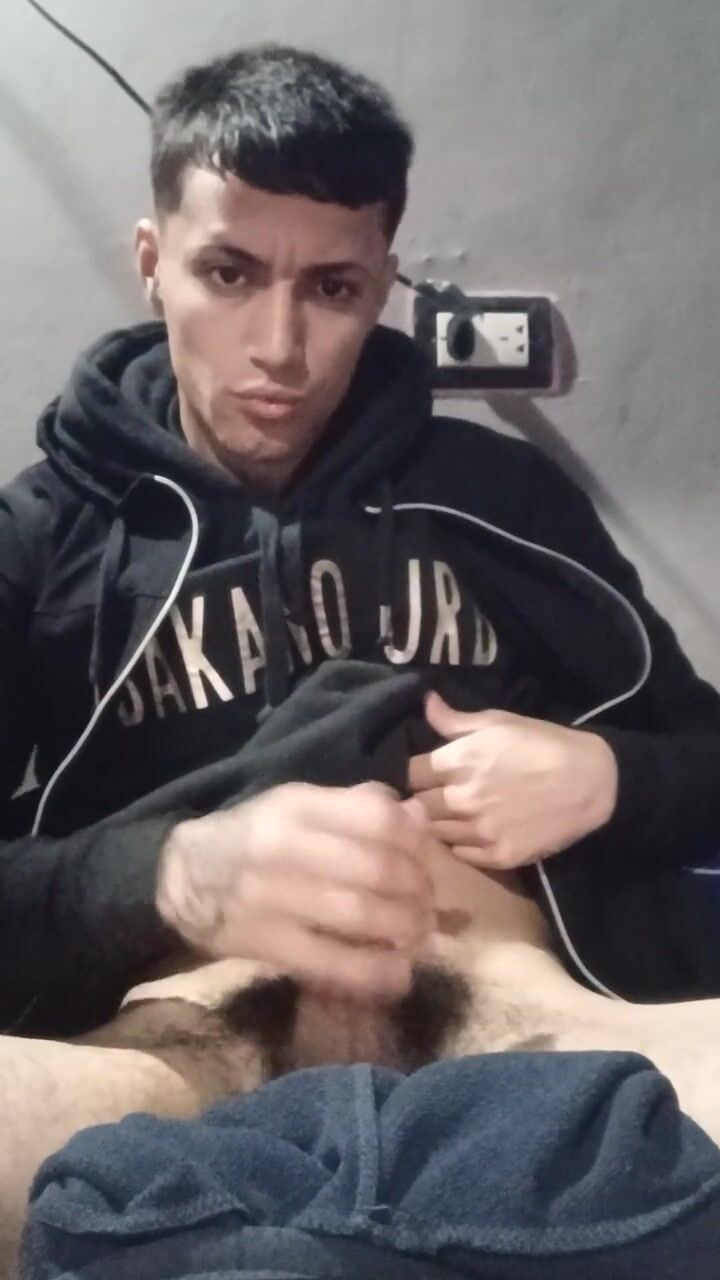 [garoto latino com sua bimba na punheta com gozada farta]