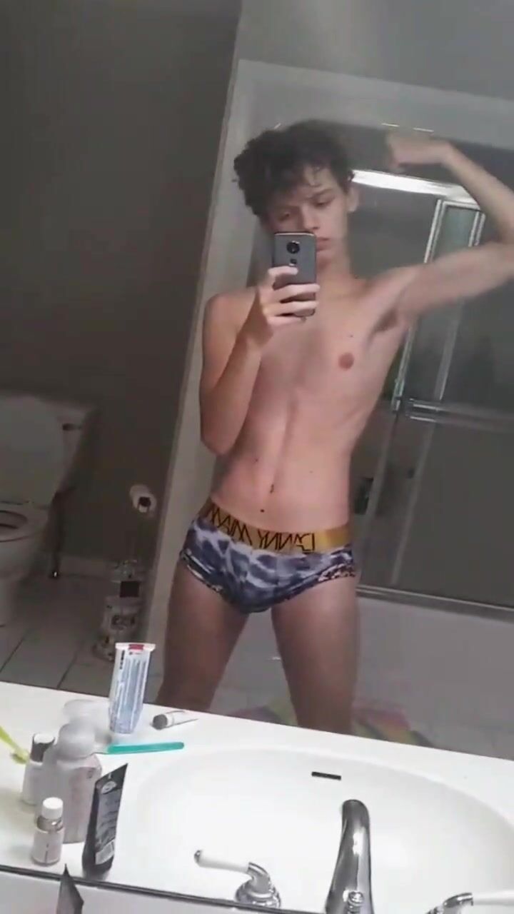 Gavin flaunts cam boys bareback cock