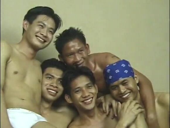 Orgie im asiatischen twink-bordell