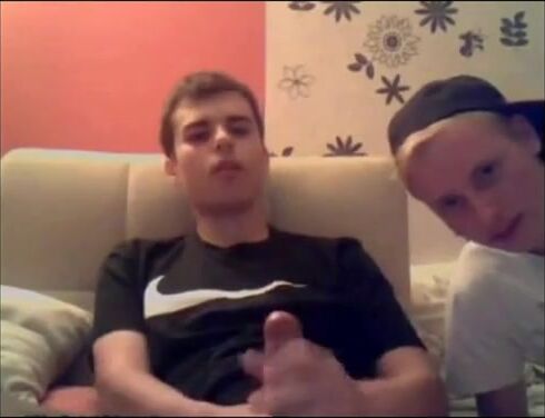 Gay & bi boy mess around on cam