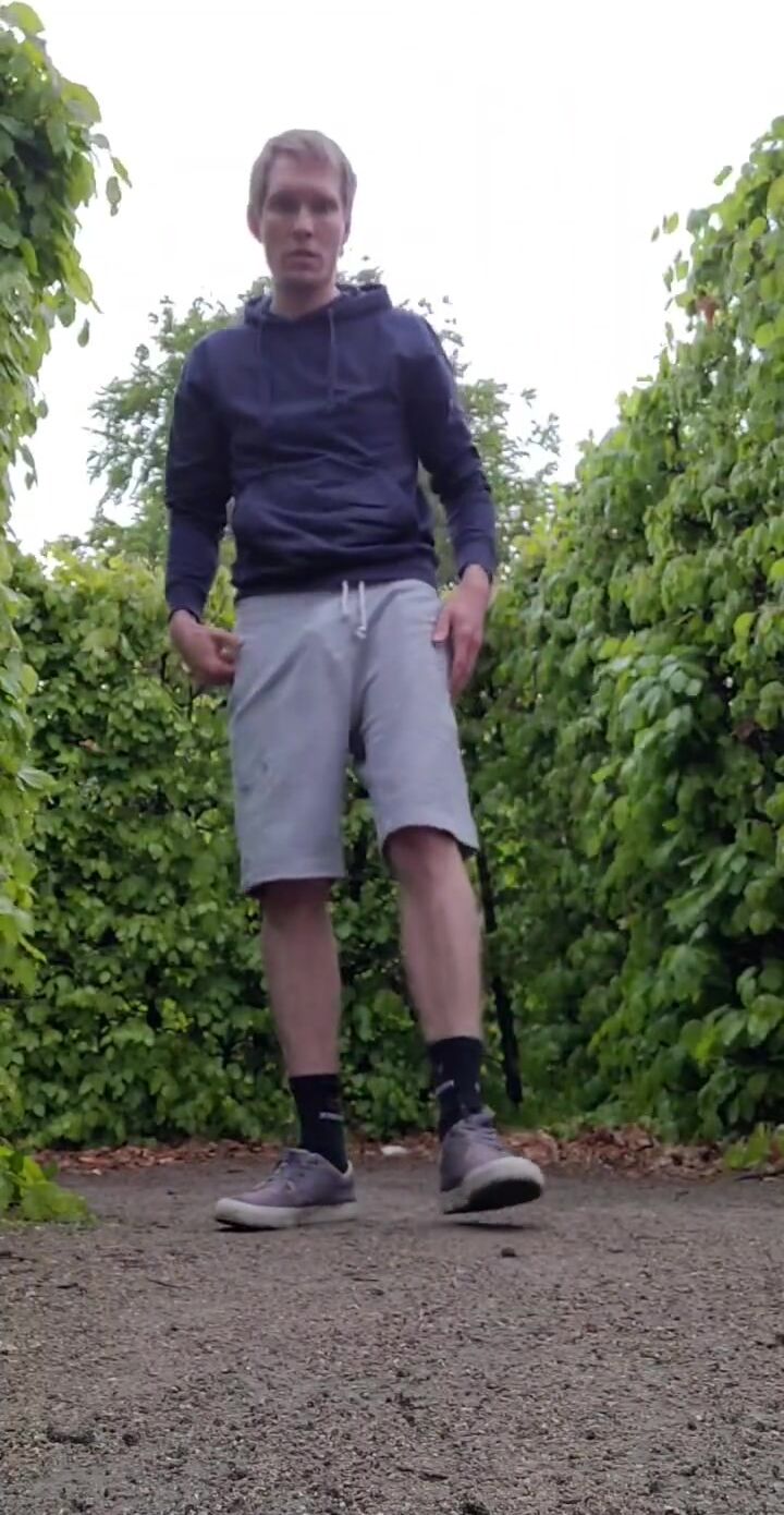 Gay dude jerks off outside and cums outdoor gay jerk off with hot c...