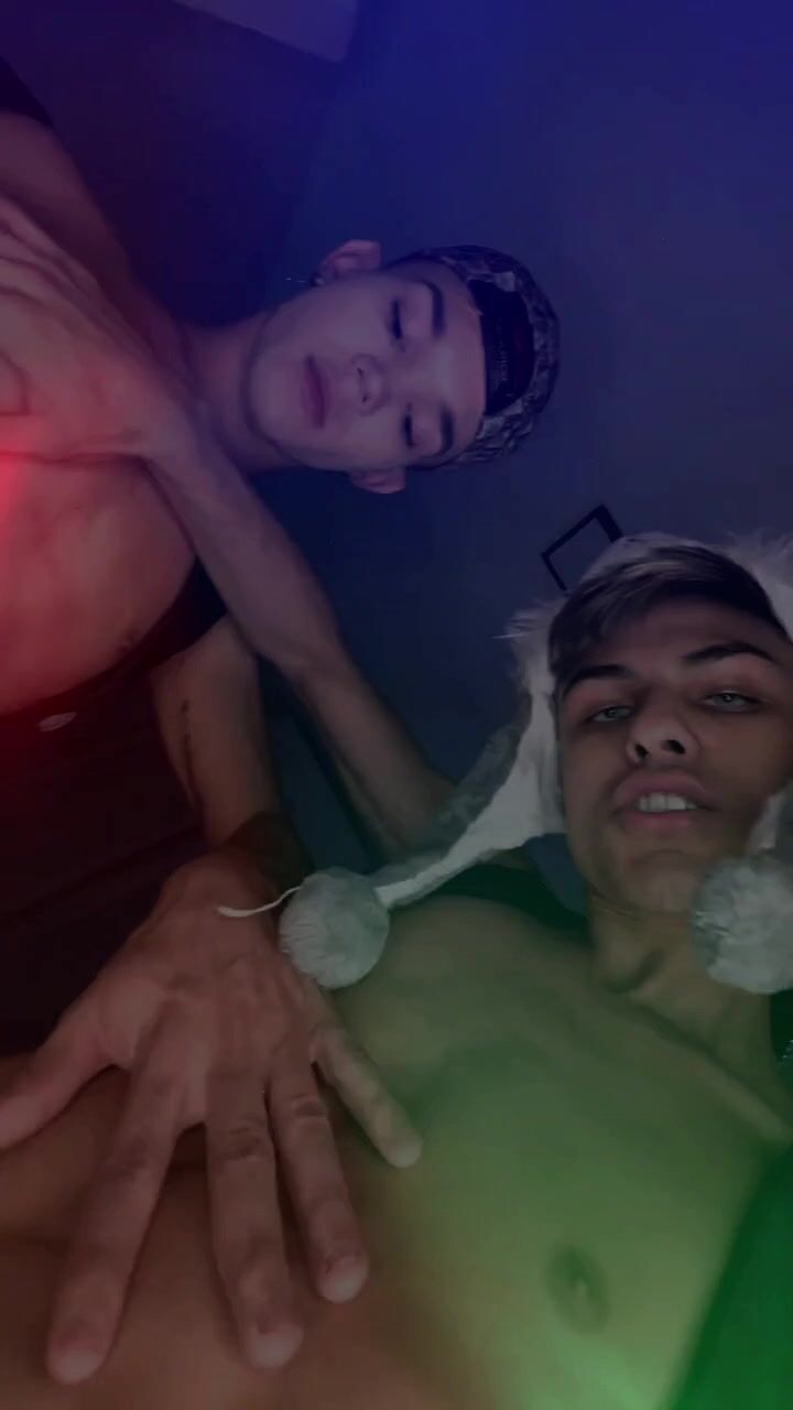 Gay kisss