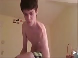 Adolescente debutante fantasea con ser follado