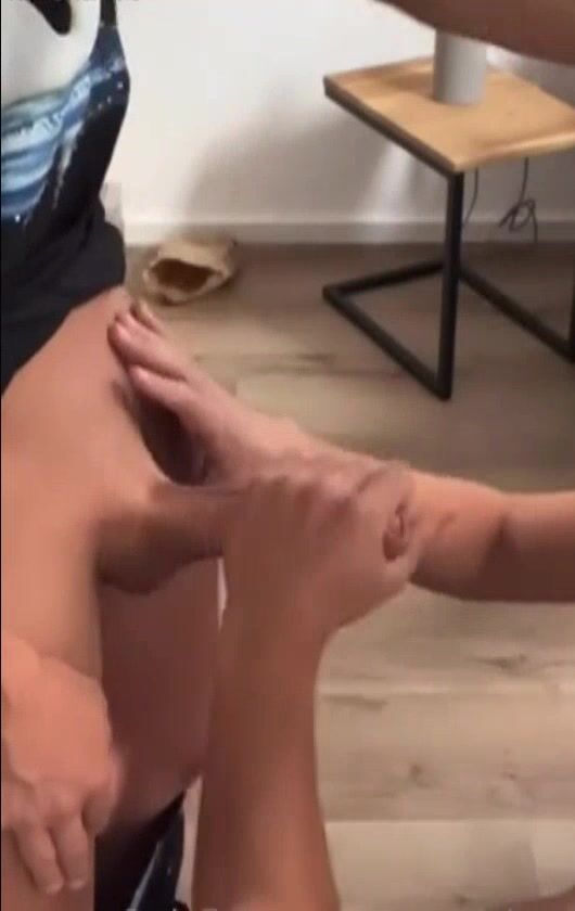 ドイツ人カップルのエッチな週末スタート