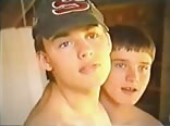 Deutsche twinks ficken bareback drinnen und wichsen schwänze draußen