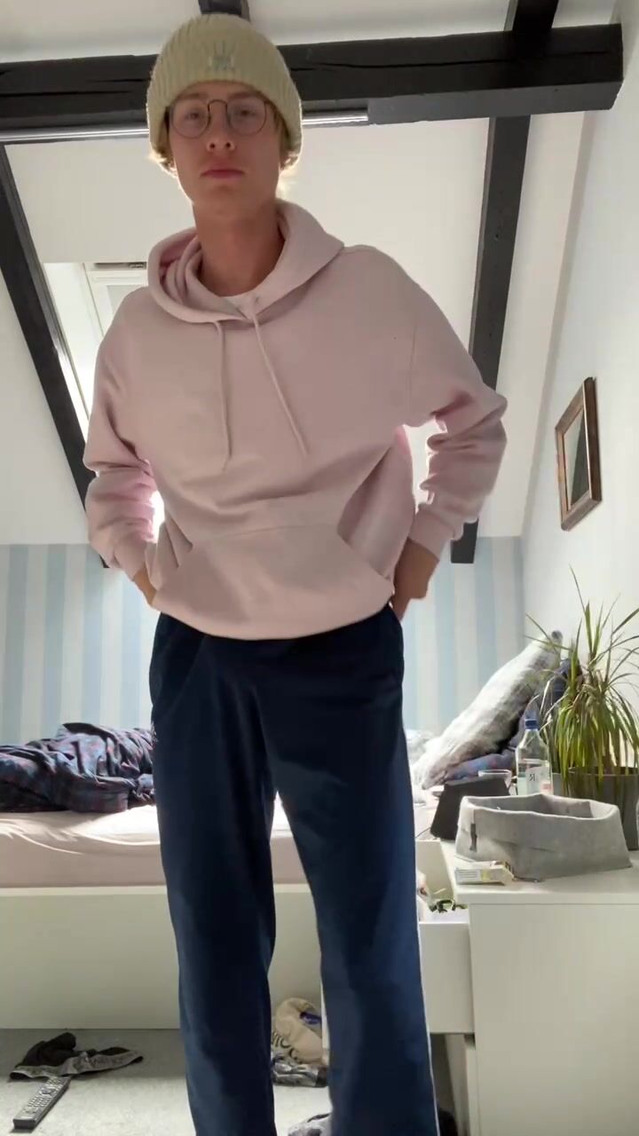 Glasses geek strips and plays with his ass on gay cam