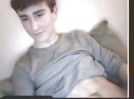 Ado sexy avec beaux abdos se fait démonter