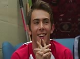 Hübscher teenager boy solo-porno mit interview
