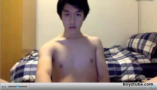 Korean boy shows off his gorgeous body