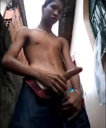 Muscle daddy delivers huge load up high
