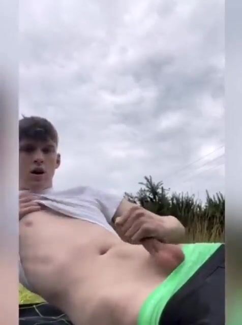 Cummer loves grass
