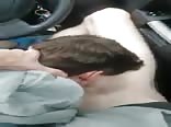 ギリシャの少年が車でチンチンをフェラ
