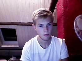 Guapo rubio se muestra por cam
