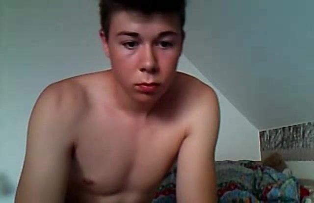 Hairy ass lad on webcam