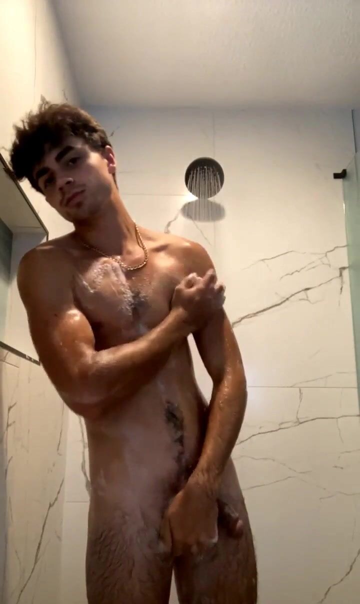 Hairy bro daynnigh showers