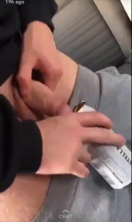 在朋友男孩面前半勃起色情
