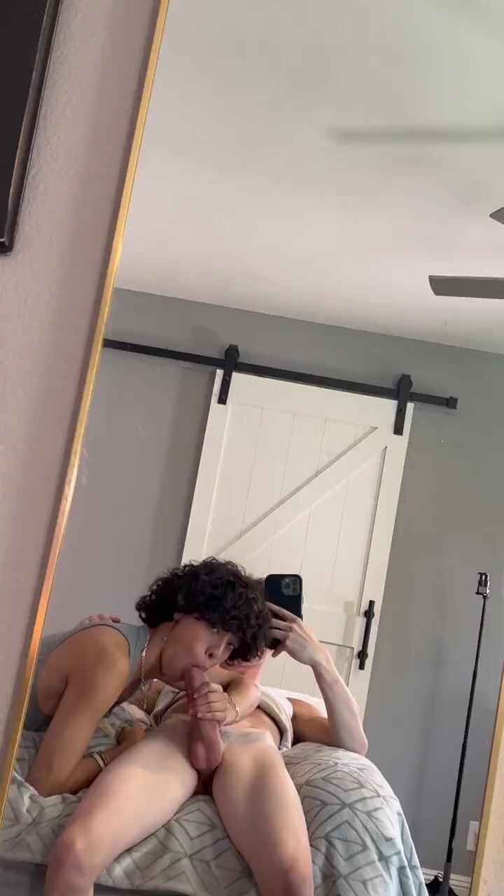 Twink hayden brooks lutscht papas muskulösen schwanz ohne gummi