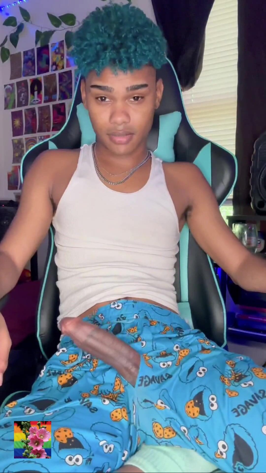 Ass play cam show with twink daddy muscle bareback cock
