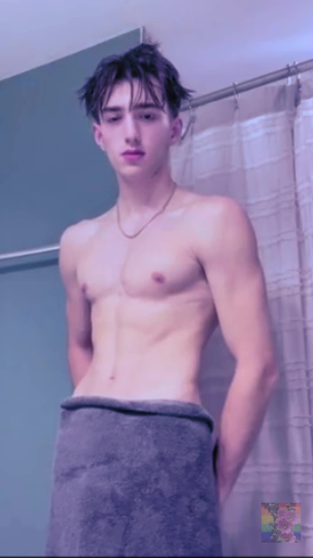 Hbw gay boys bareback body show cam
