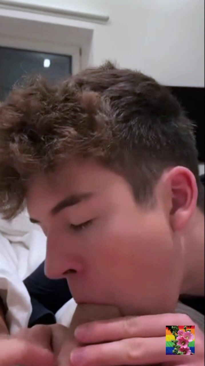 Samenrekord mit taschenlampe: twink daddy muskel bareback schwanz