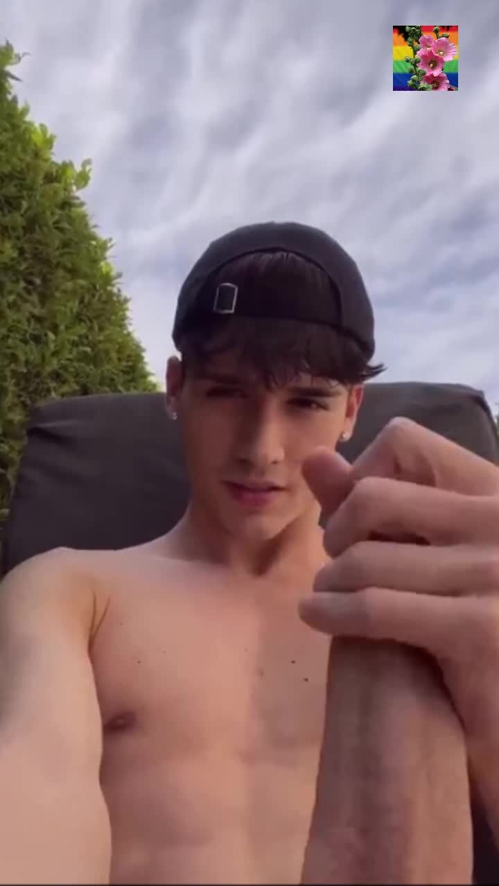 Im garten abspritzen mit muskel-daddy und twink ohne kondom