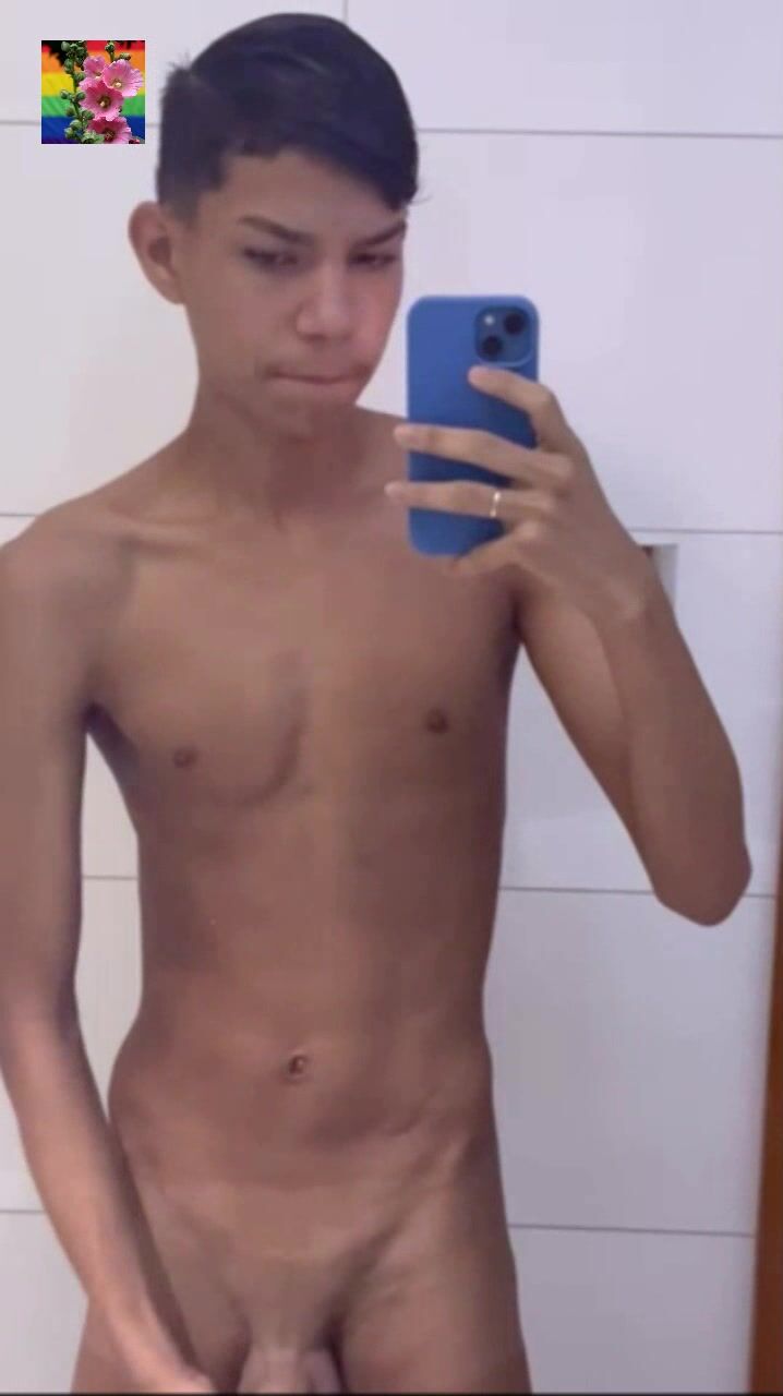Cumming on cam with muscle daddy bareback