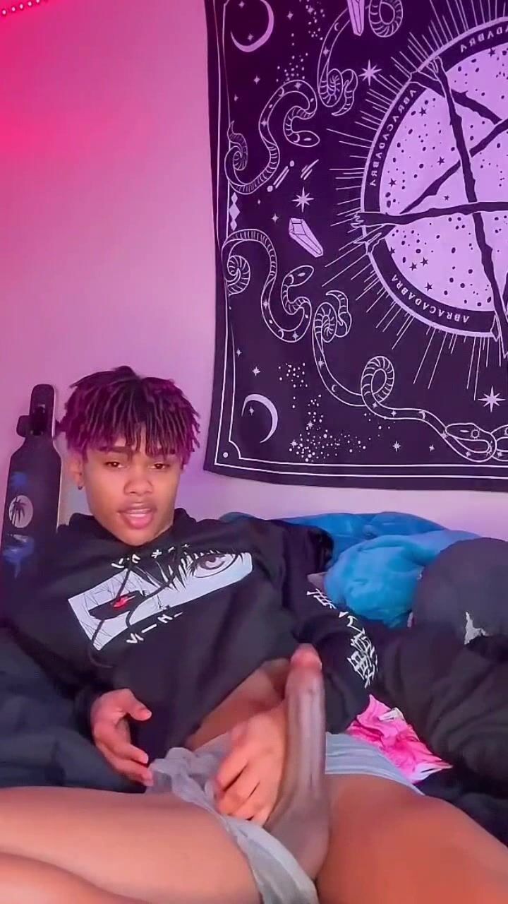 Auf cam abspritzen mit muskulösem twink-daddy ohne gummi 2