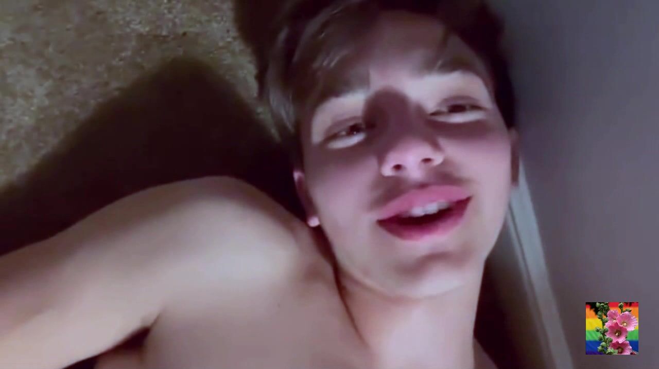 Cumming on cam with muscle daddy bareback 2