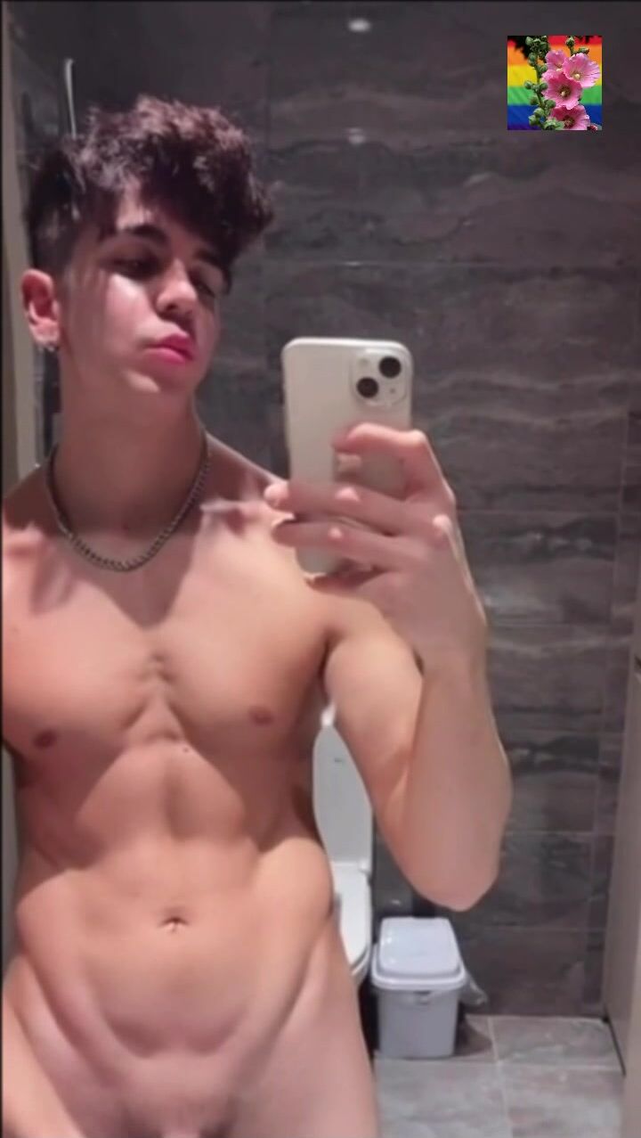 Jute en cam avec minet papa muscle bareback