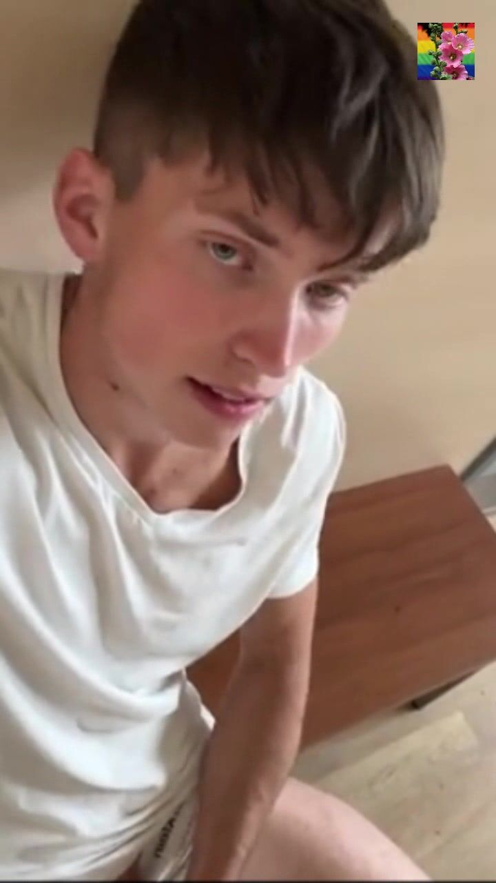 Cute twink cums hard on cam