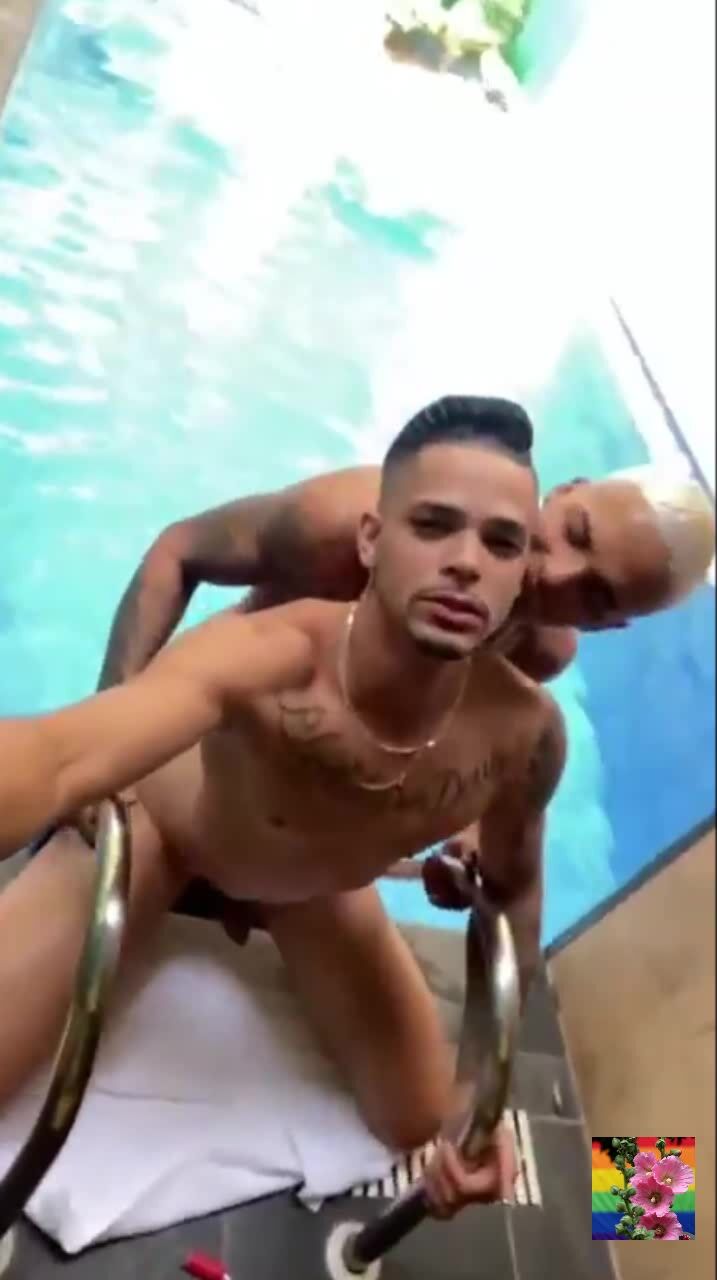 Hardcore: bareback muscle daddy pau