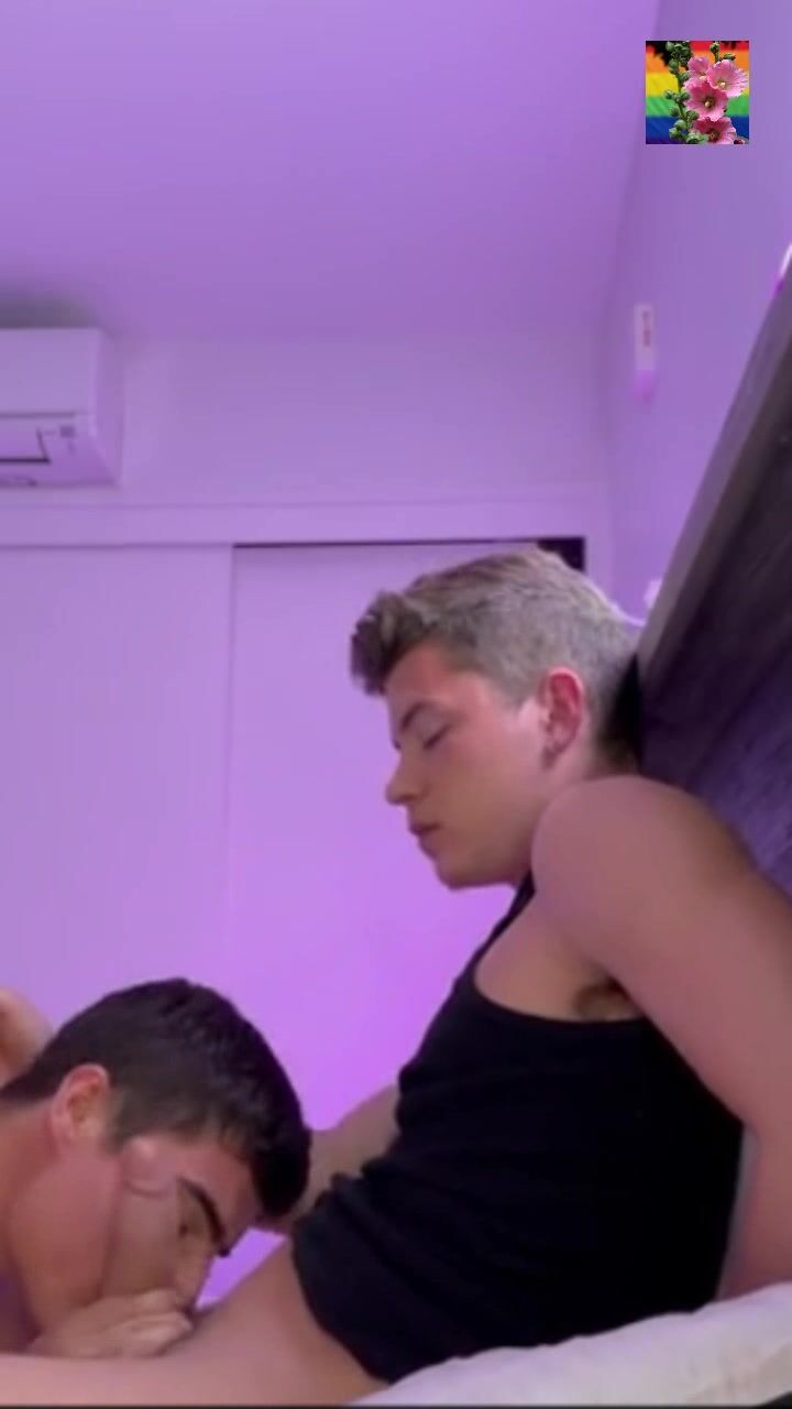 Homemade bareback muscle daddy pounds twink cock
