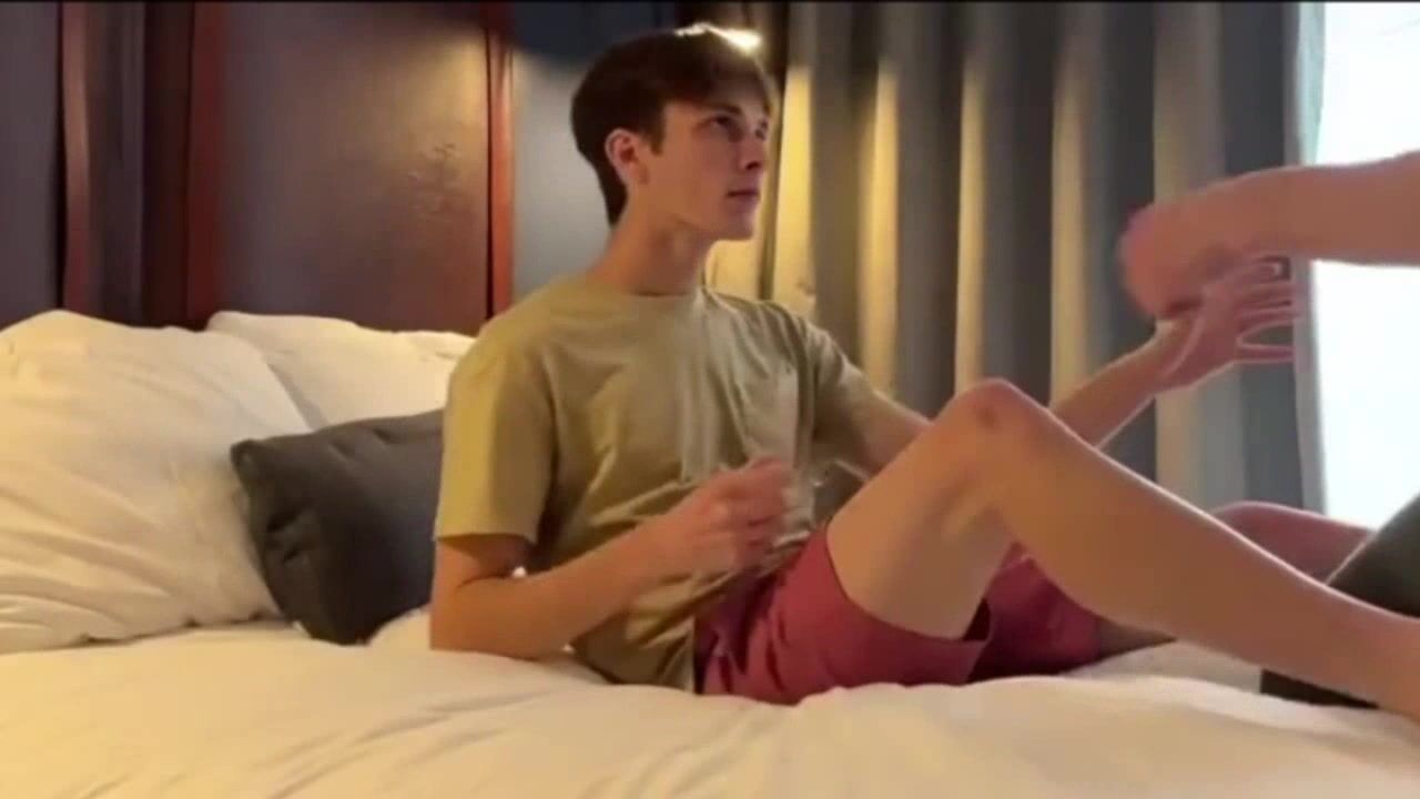 Homemade bb twink takes raw cock [hbw]