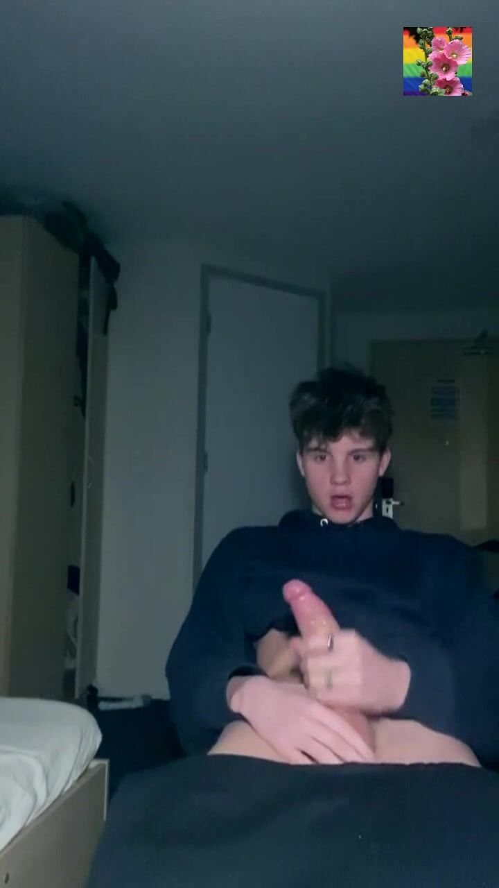 Big boner show off