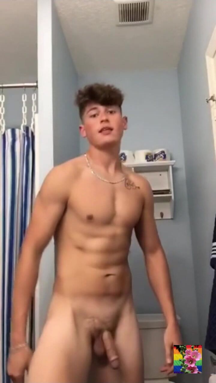 Look at my muscle body, daddy barebacks twink cock